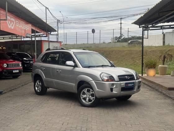 HYUNDAI TUCSON 2.0 MPFI GLS 16V 143CV 2WD FLEX 4P AUTOMÁTICO HYUNDAI TUCSON 2.0 MPFI GLS 16V 143CV 2WD FLEX 4P AUTOMÁTICO
